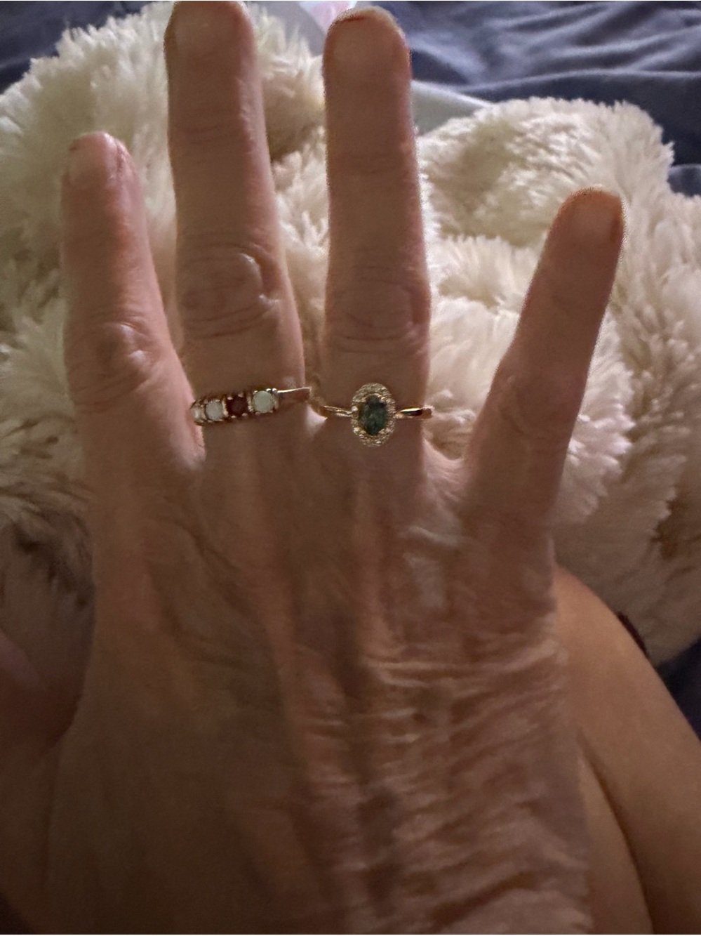 American Blue Sapphire and diamond Halo ring 1/10k tw yellow gold - Picture 5 of 13